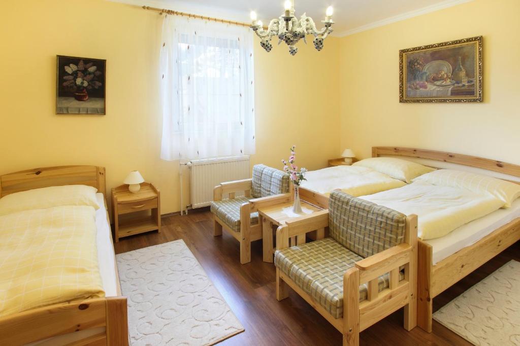 Barokk Hotel Hegyeshalom Room photo